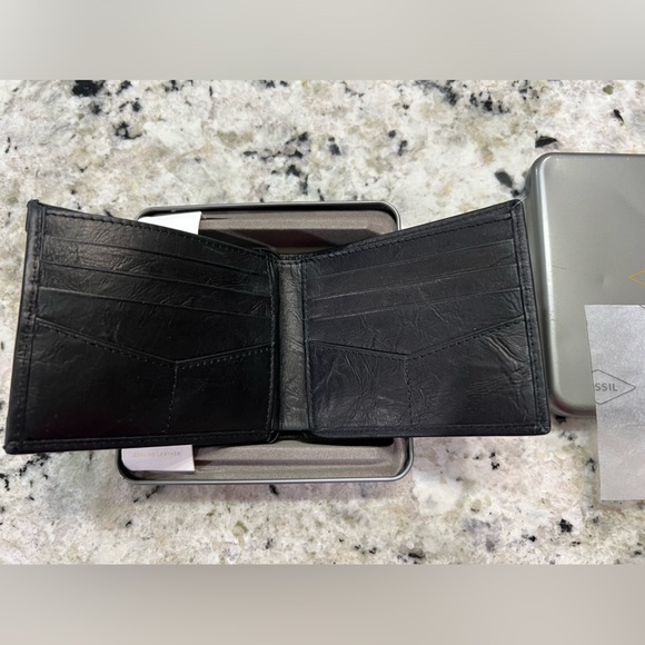 Men’s Fossil bi-fold black leather wallet - Picture 4 of 7